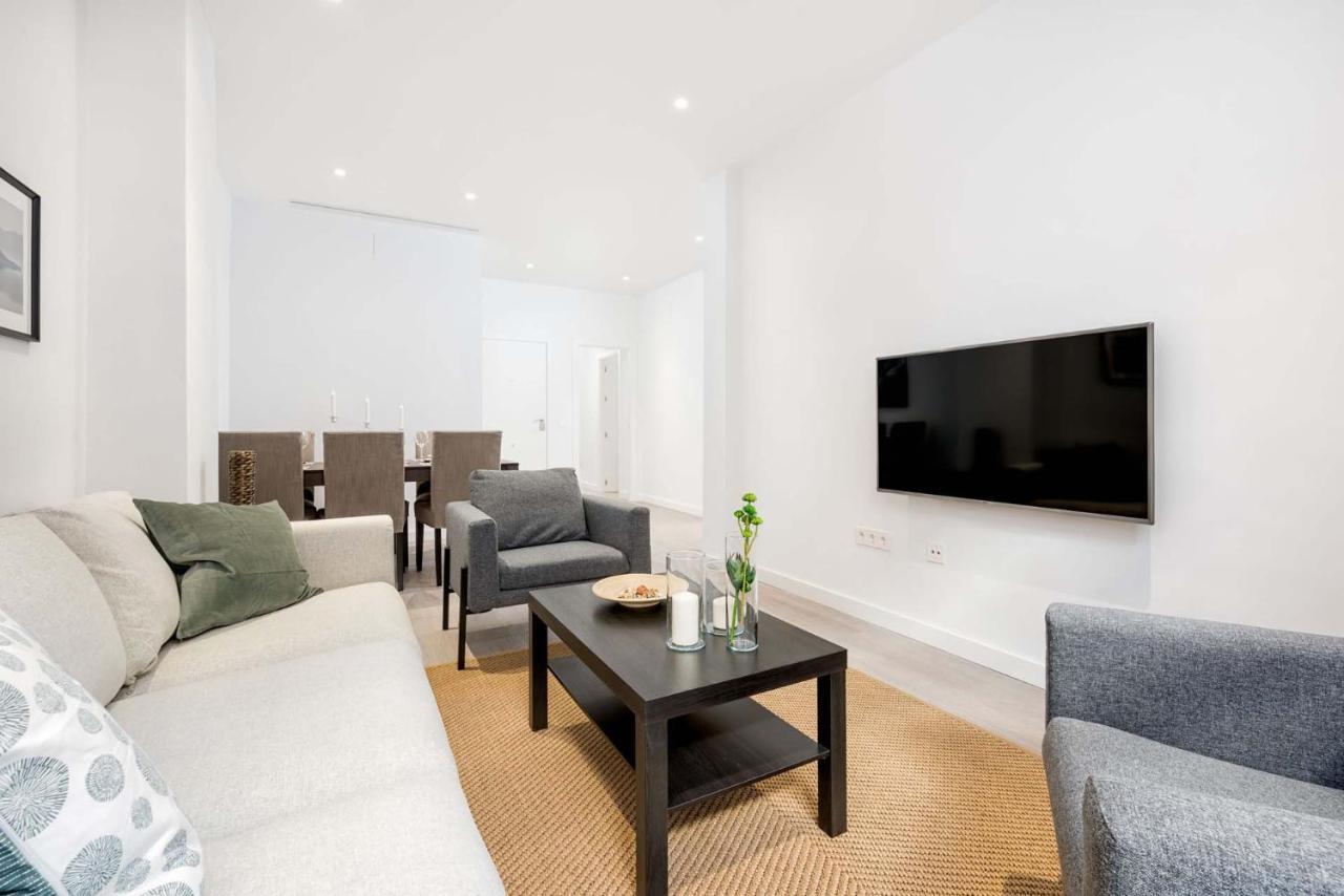 Merced Suites In Malaga By Solaga Holiday Homes ภายนอก รูปภาพ